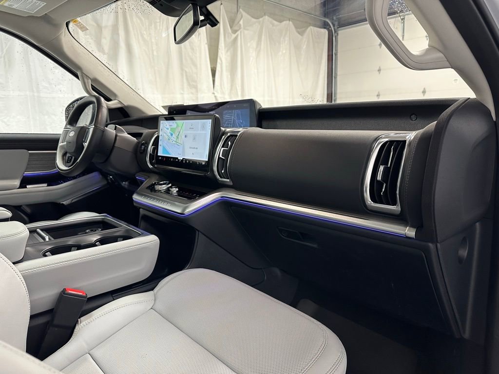 Used 2025 Ford Expedition Platinum image 63