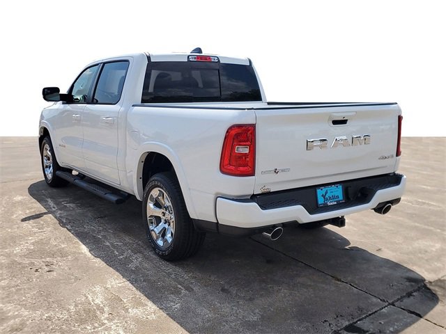 New 2026 RAM 1500 4x4 Crew Cab image 3