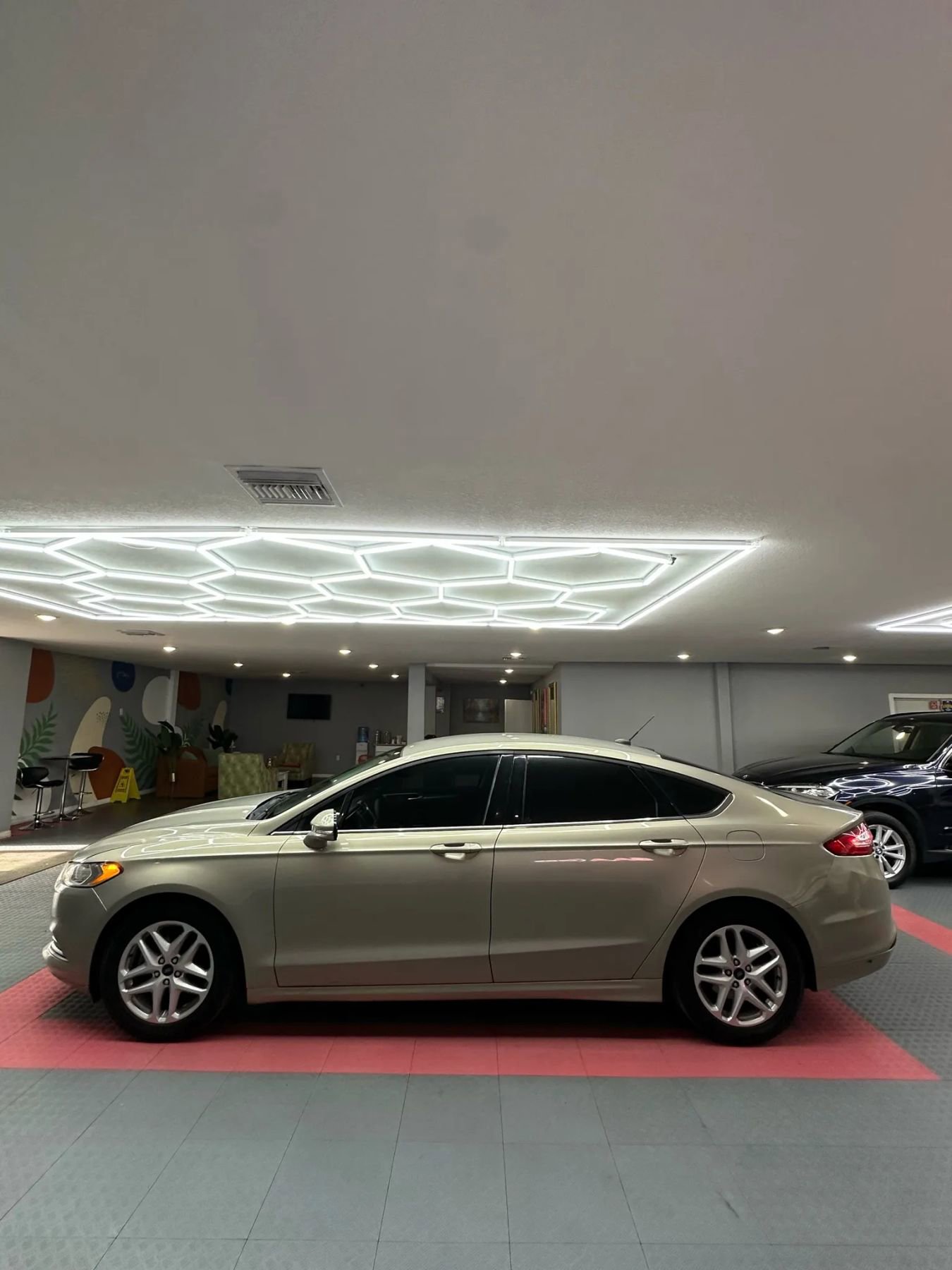 Used 2016 Ford Fusion SE image 3