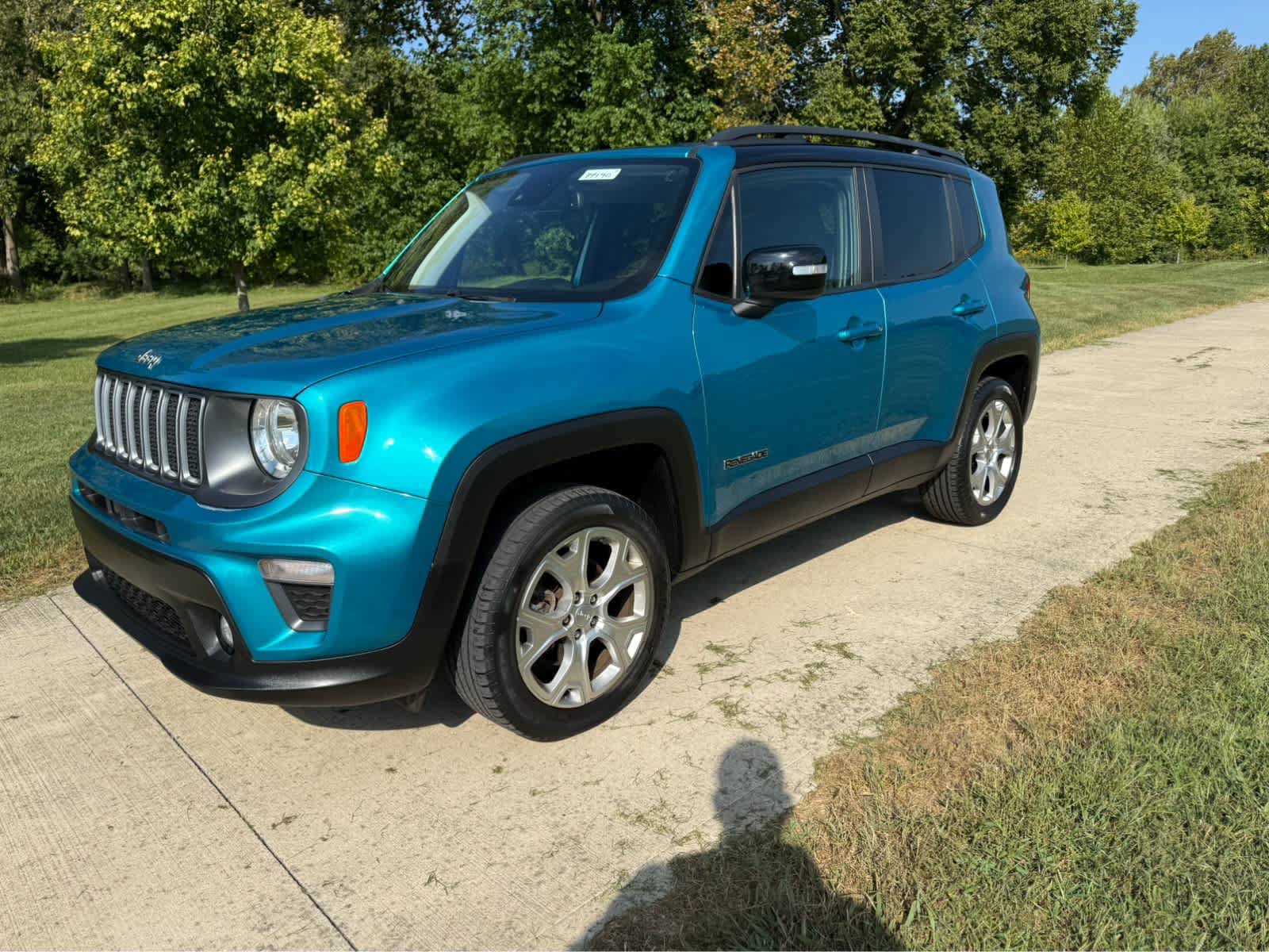 Used 2022 Jeep Renegade Limited AWD/4WD image 2