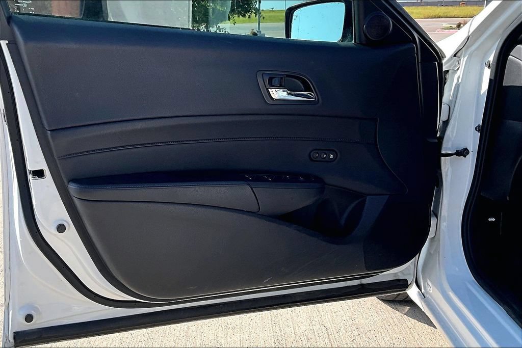 Used 2017 Acura ILX FWD image 21