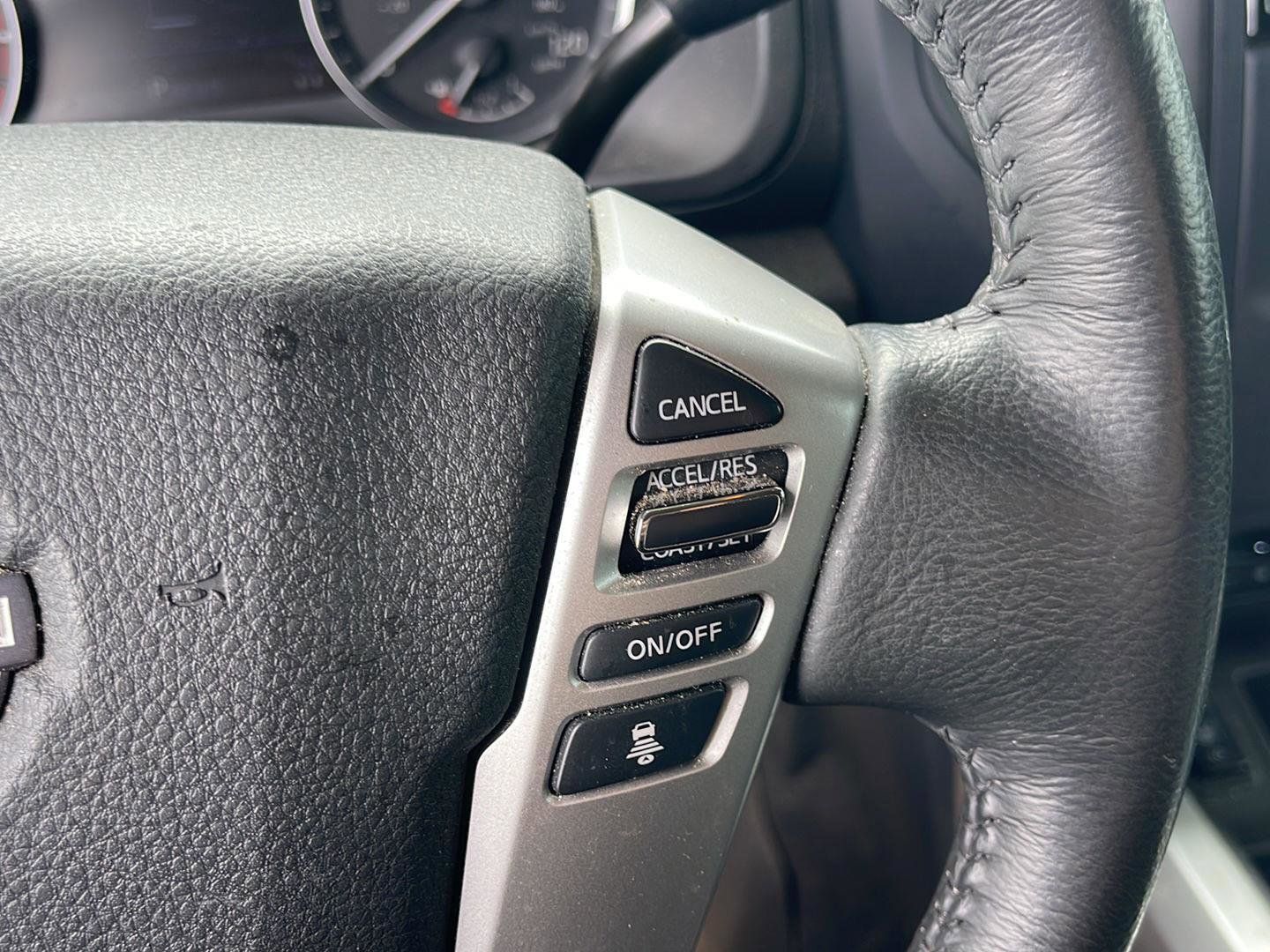 Used 2024 Nissan Titan SV w/ SV Convenience Package AWD/4WD image 16