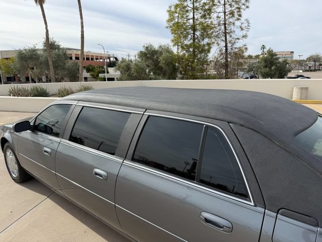 Used 2004 Cadillac De Ville Limousine FWD image 10