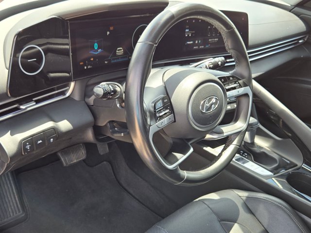 Used 2021 Hyundai Elantra Limited FWD image 10