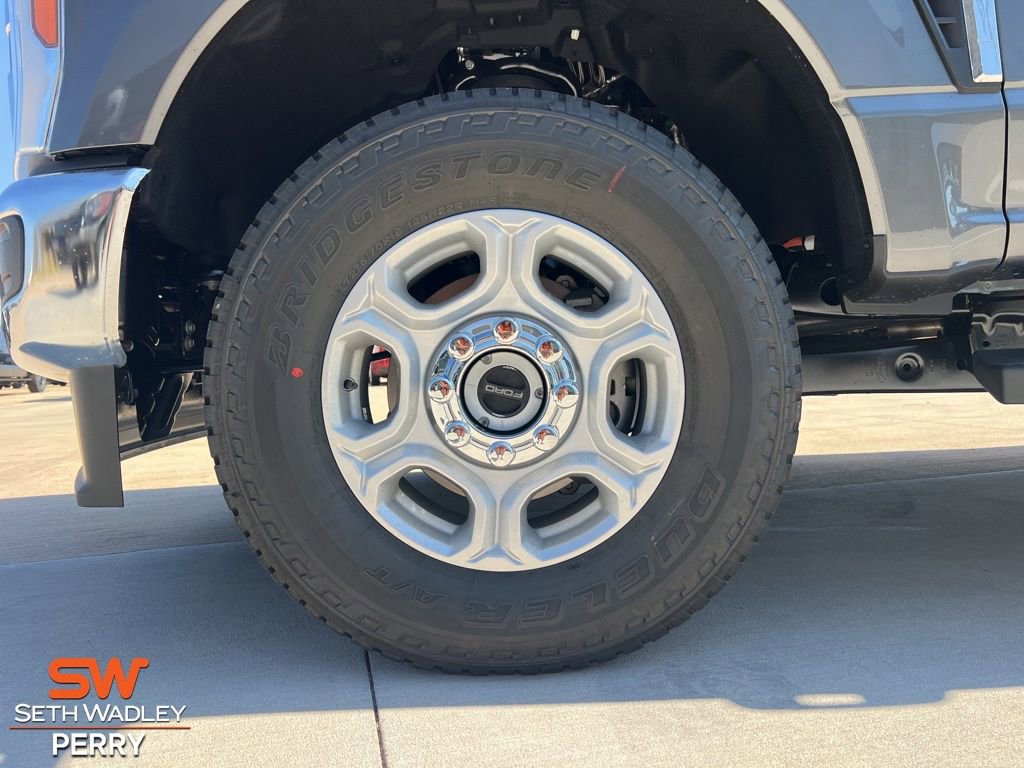 New 2026 Ford F250 XLT w/ FX4 Off-Road Package image 10