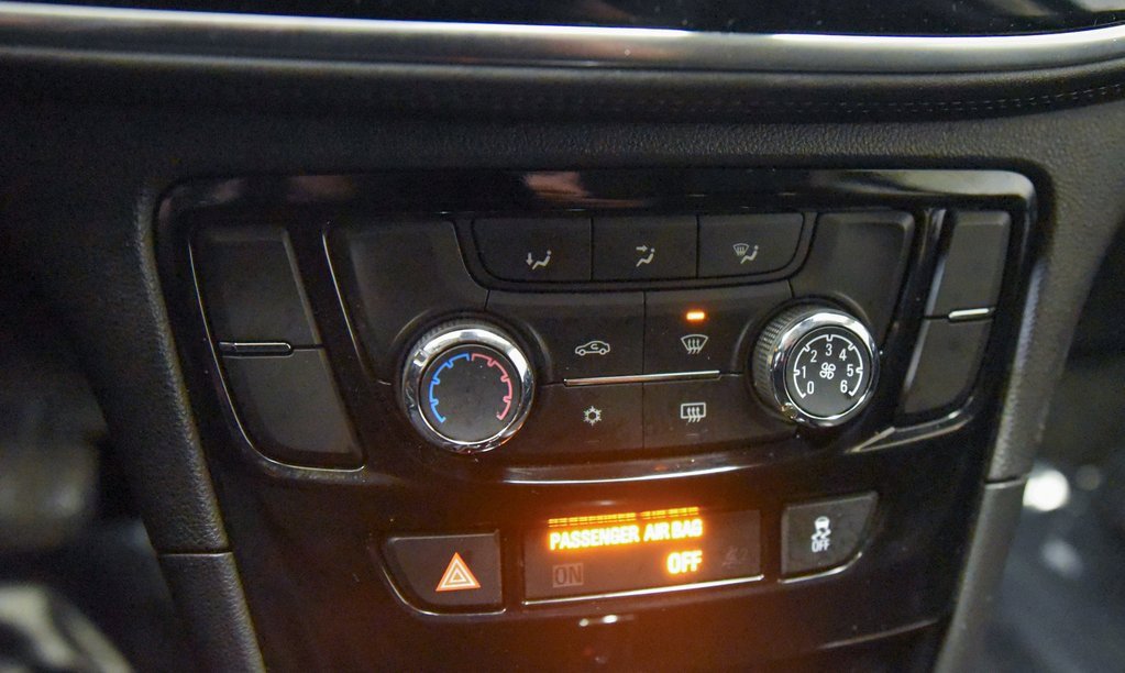 Used 2021 Buick Encore Preferred image 17