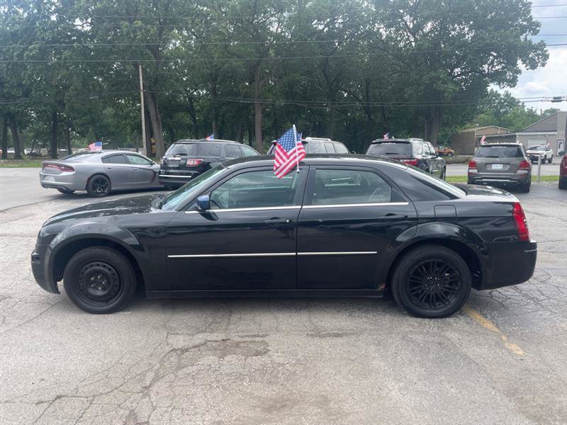 Used 2010 Chrysler 300 Touring RWD image 8