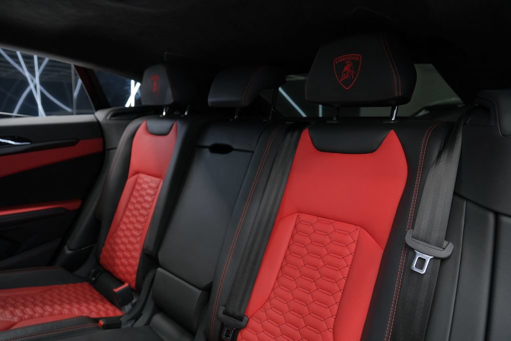 Used 2022 Lamborghini Urus AWD/4WD image 16
