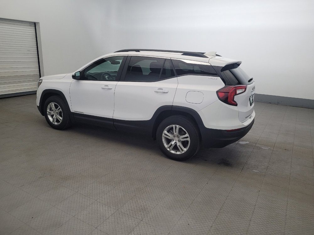 Used 2022 GMC Terrain SLE w/ Driver Convenience Package AWD/4WD image 3