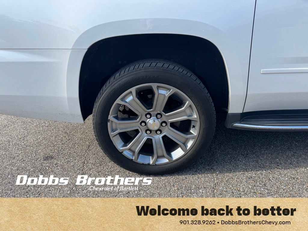 Used 2018 Chevrolet Suburban Premier RWD image 12