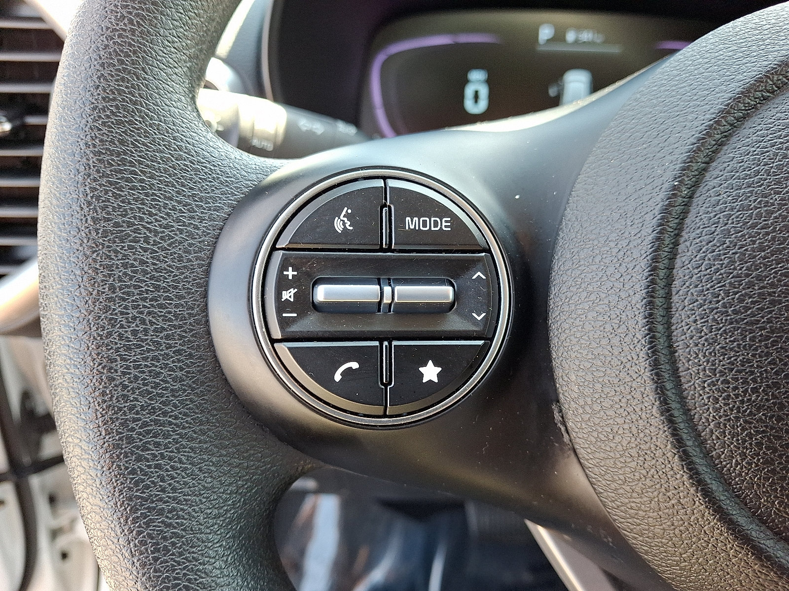 Certified 2025 Kia Soul LX w/ LX Technology Package FWD image 20