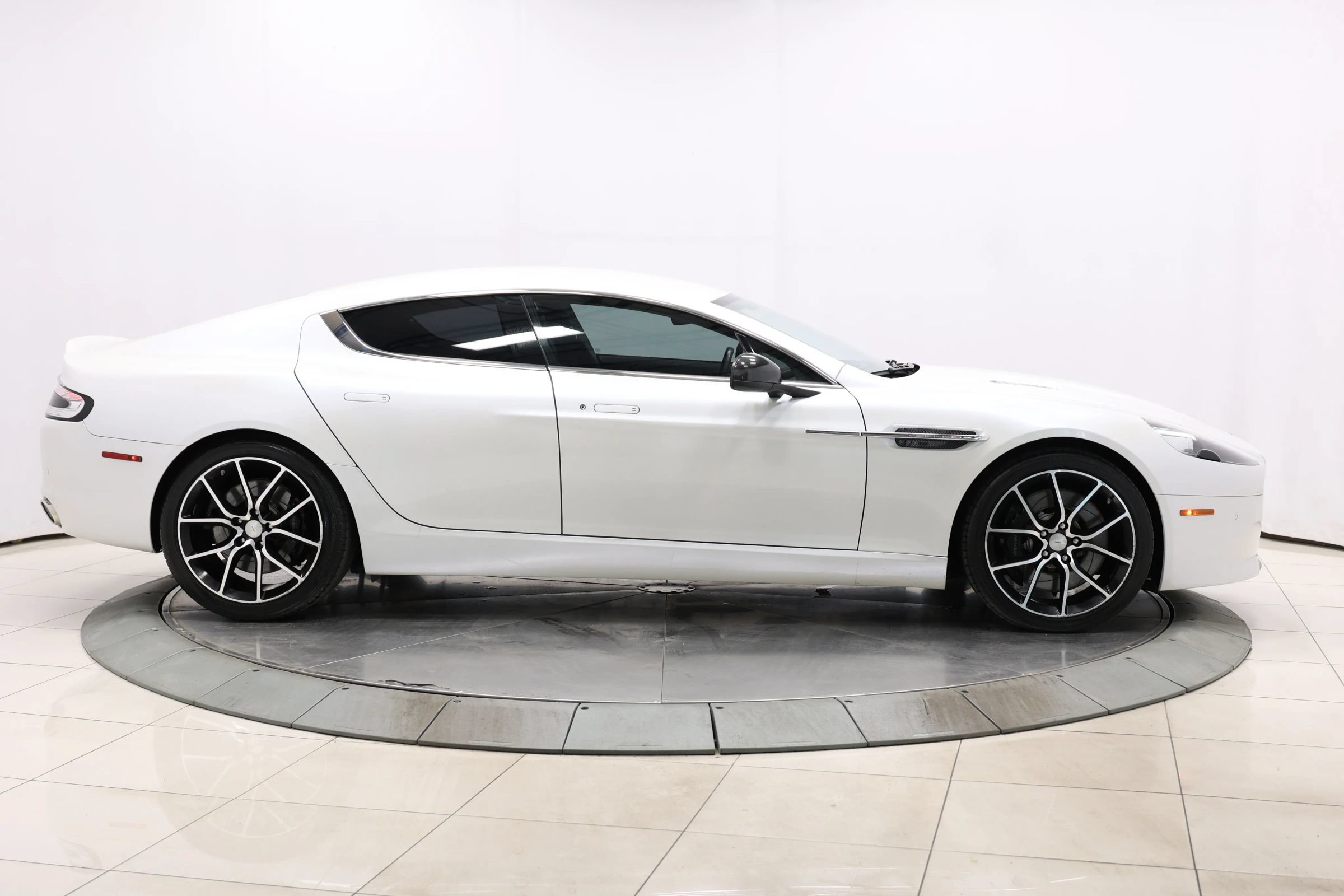 Used 2014 Aston Martin Rapide S RWD image 54