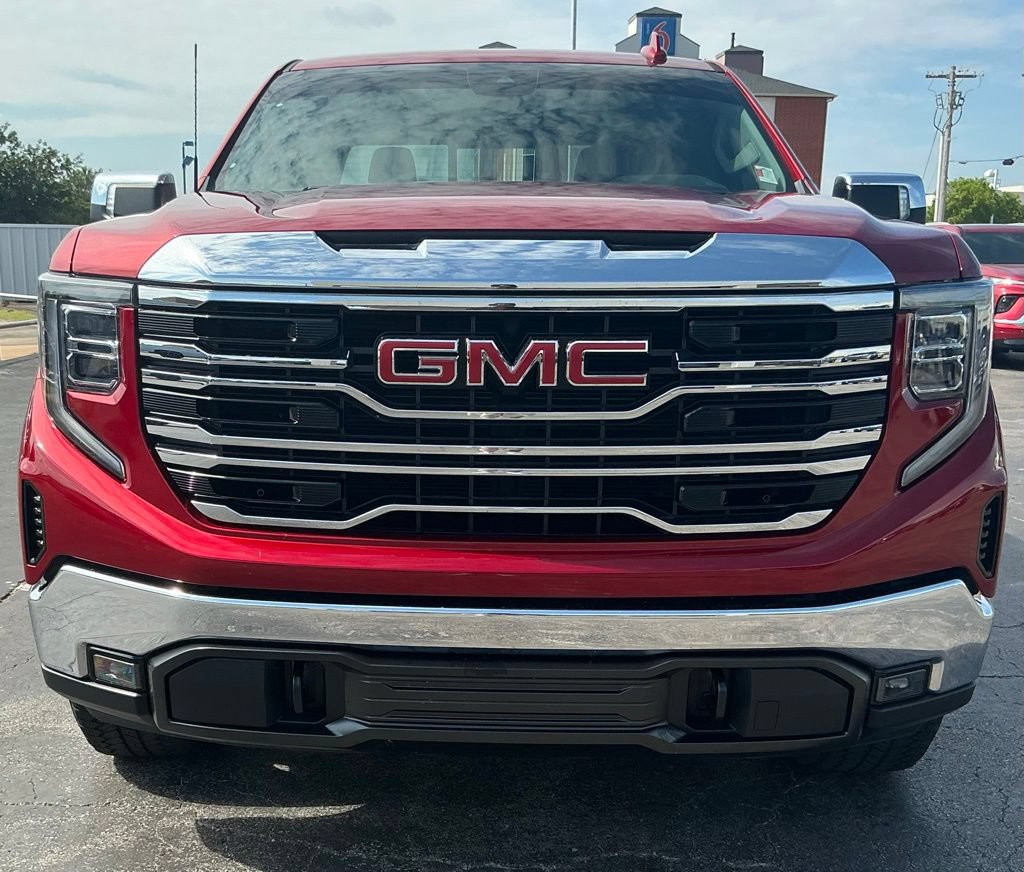 Used 2023 GMC Sierra 1500 SLT w/ SLT Premium Package AWD/4WD image 2
