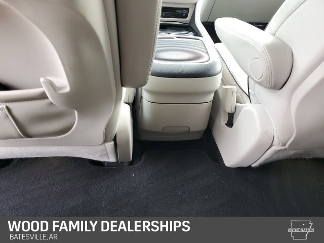 Used 2021 Chrysler Pacifica Limited w/ Uconnect Theater Family Group image 20