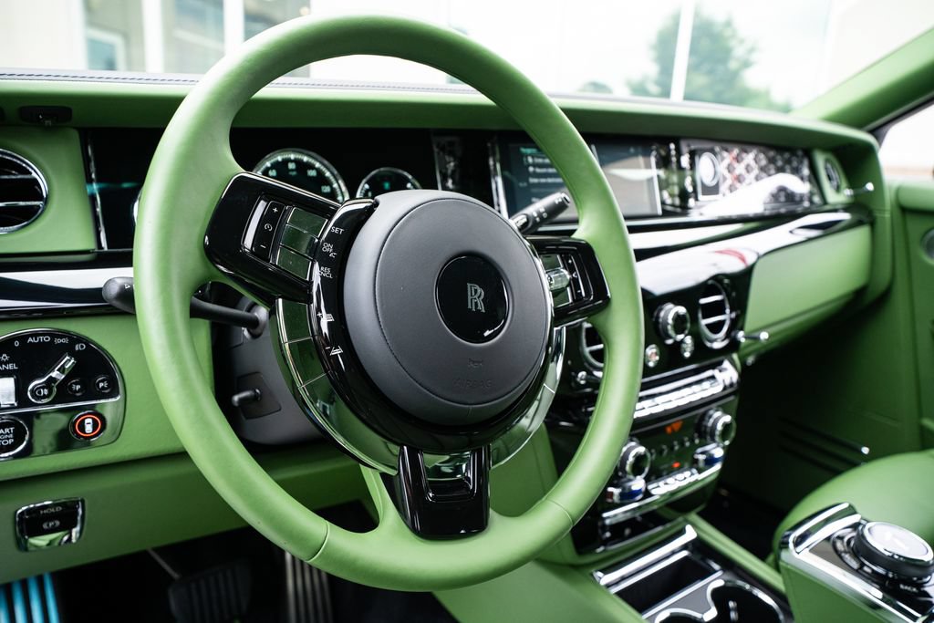 Used 2023 Rolls-Royce Phantom Sedan w/ The Phantom Package RWD image 32