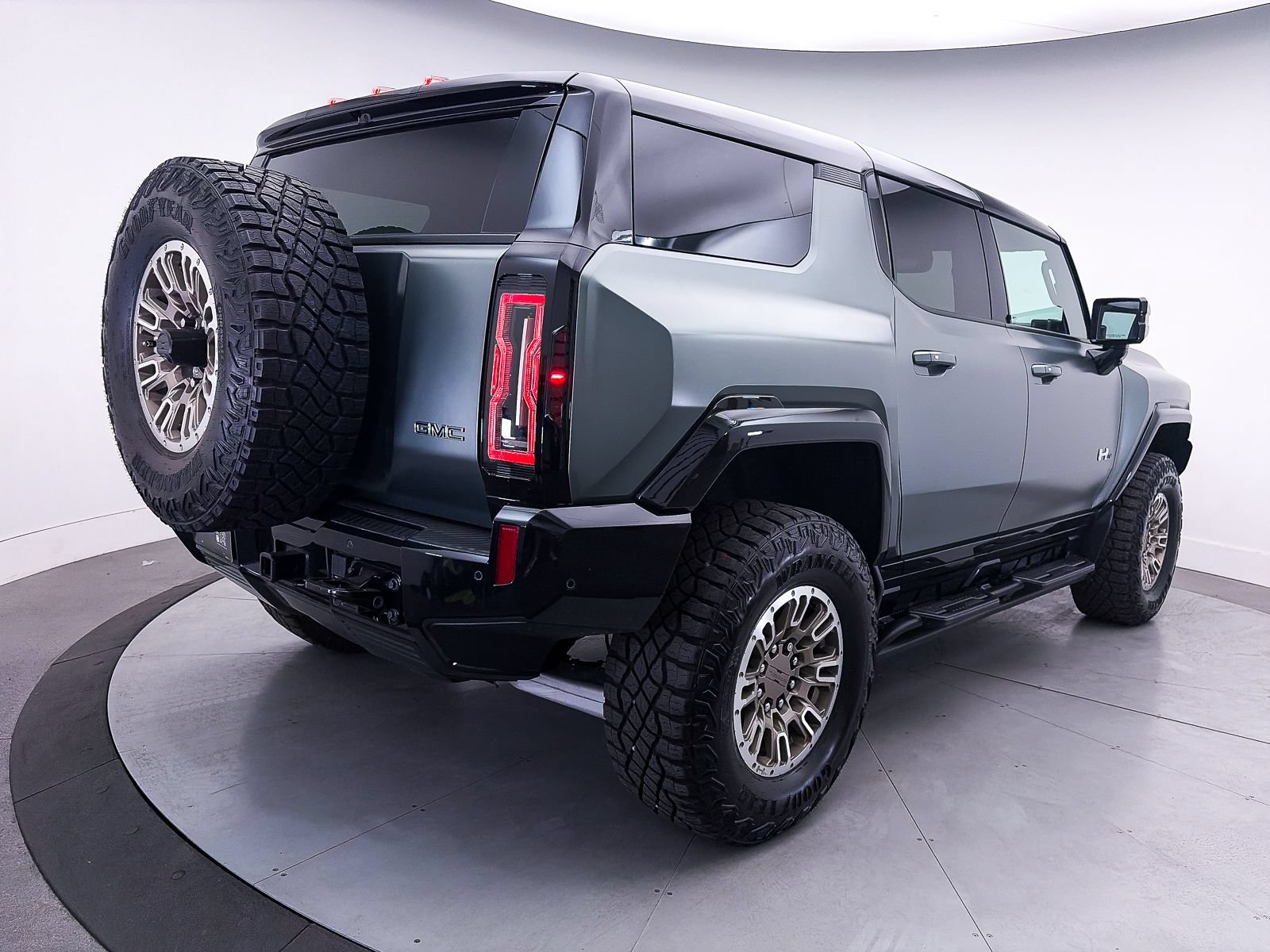 Used 2024 GMC Hummer EV 3X w/ Extreme Off-Road Package AWD/4WD image 17