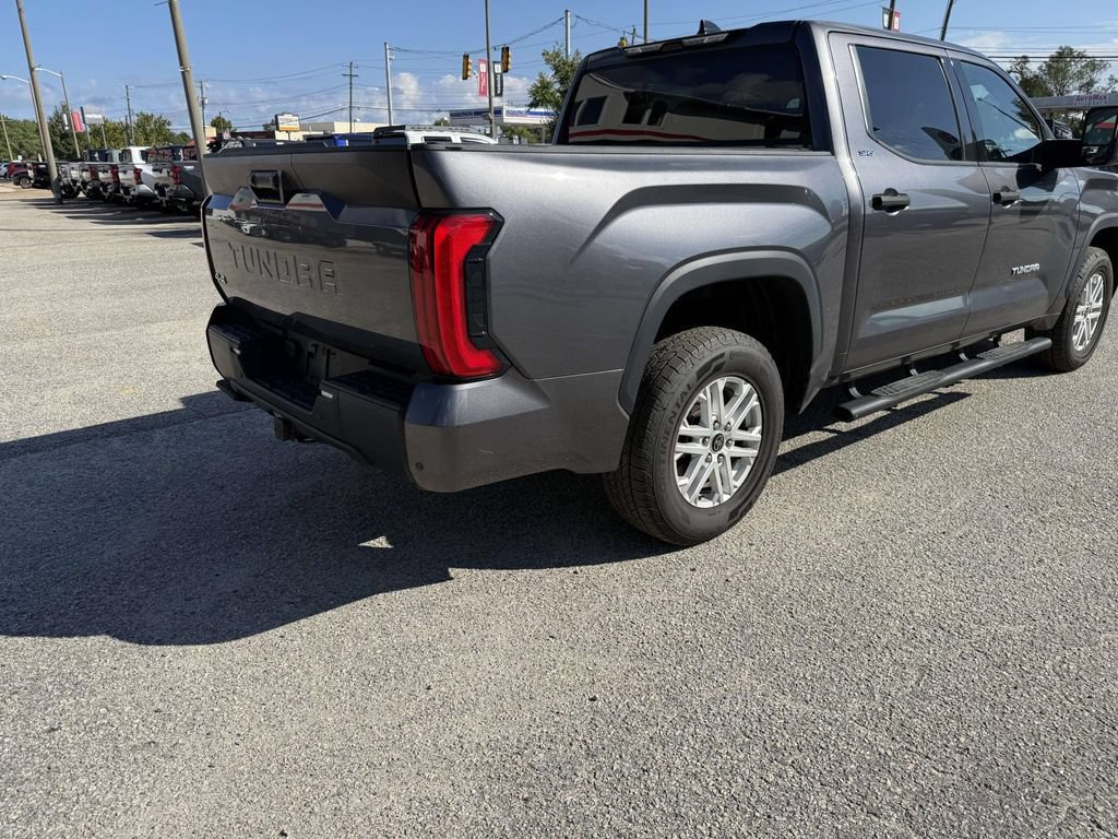 Used 2022 Toyota Tundra SR5 w/ SR5 Convenience Package AWD/4WD image 5