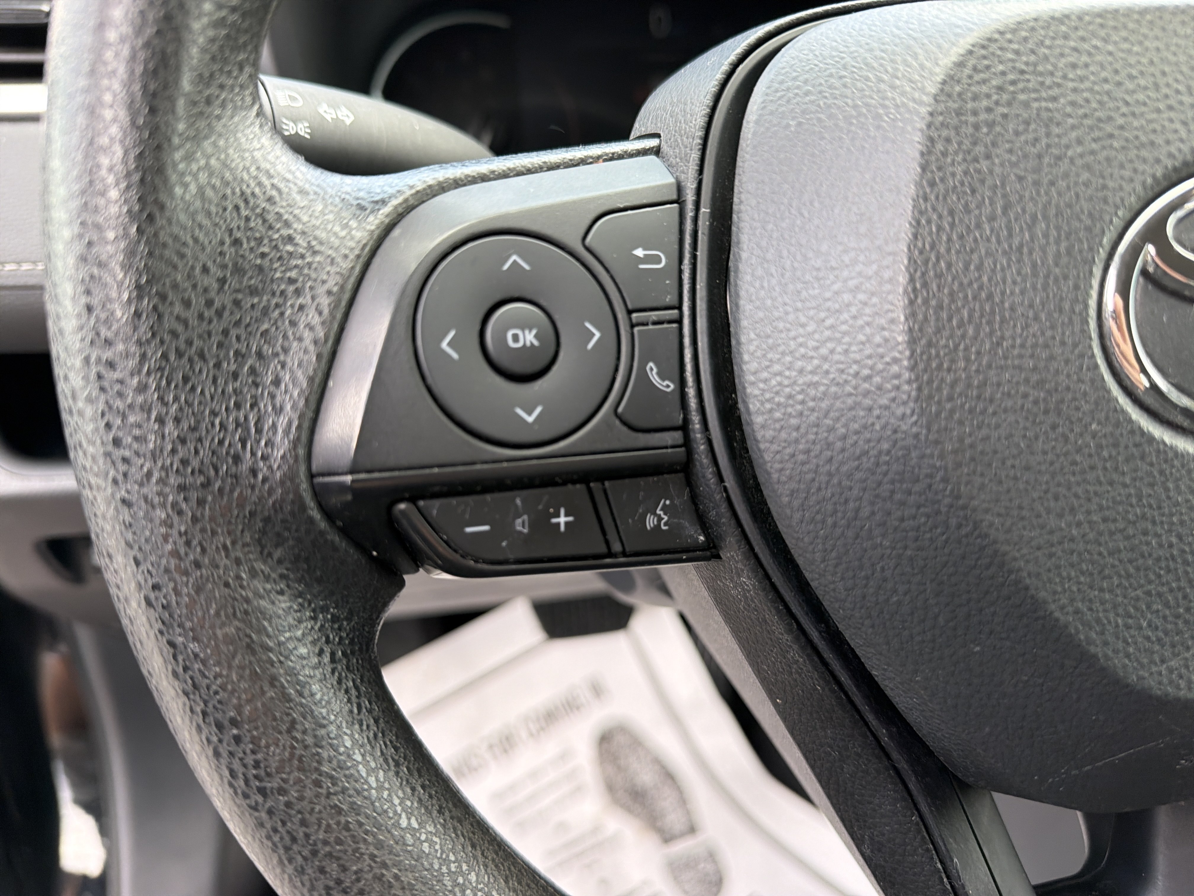 Used 2025 Toyota RAV4 LE FWD image 19