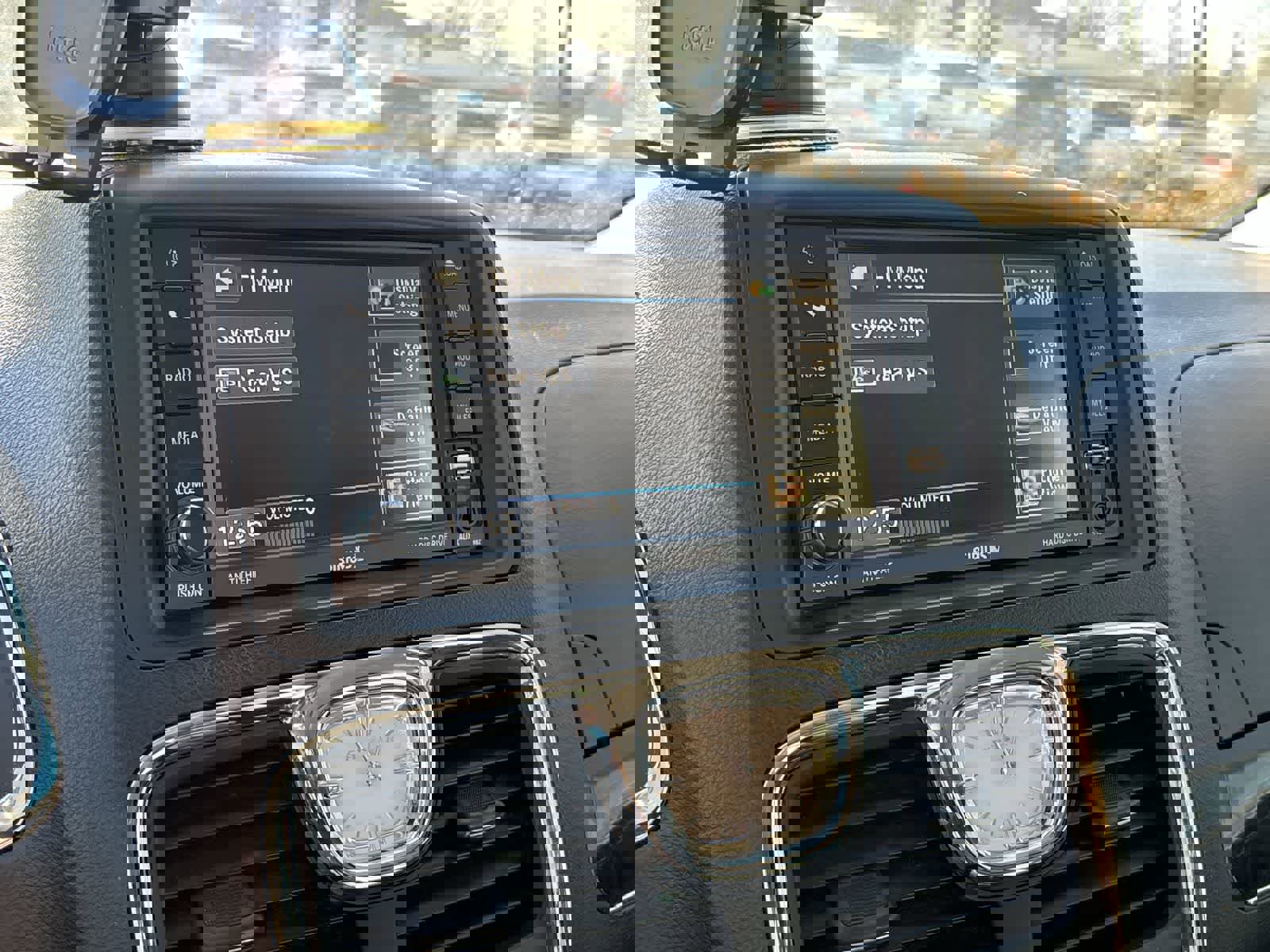 Used 2016 Chrysler Town & Country Touring image 14