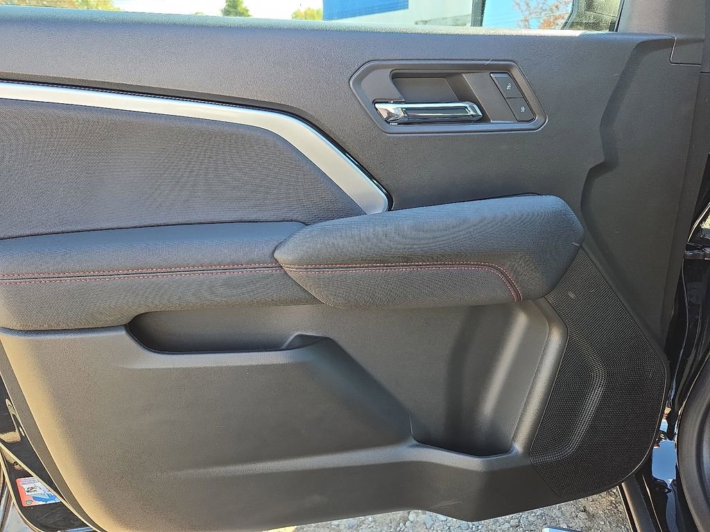 Used 2024 Chevrolet Colorado Z71 w/ Z71 Convenience Package 2 image 18