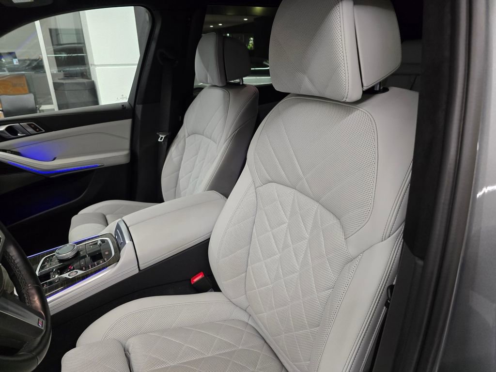 Used 2023 BMW X7 xDrive40i w/ Executive Package image 18