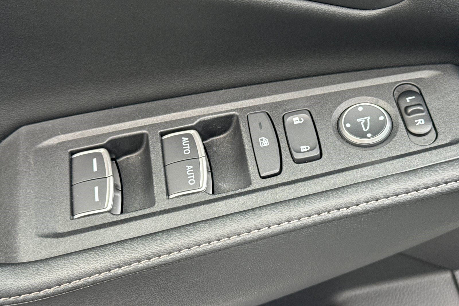 Used 2025 Honda Accord Sport image 13
