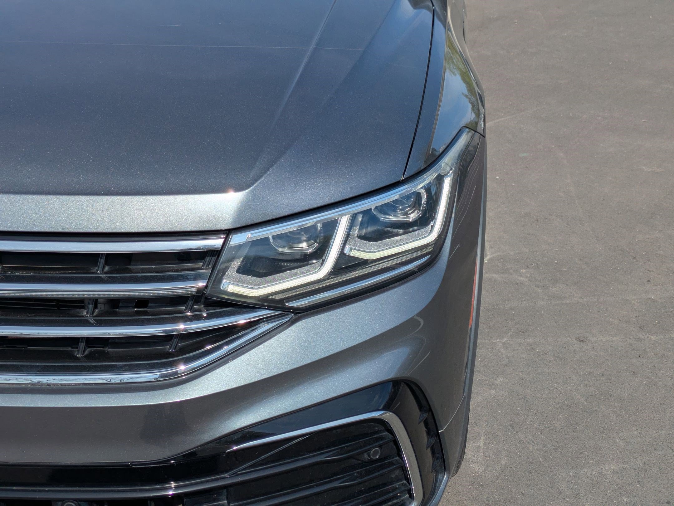 Used 2022 Volkswagen Tiguan SEL R-Line image 13
