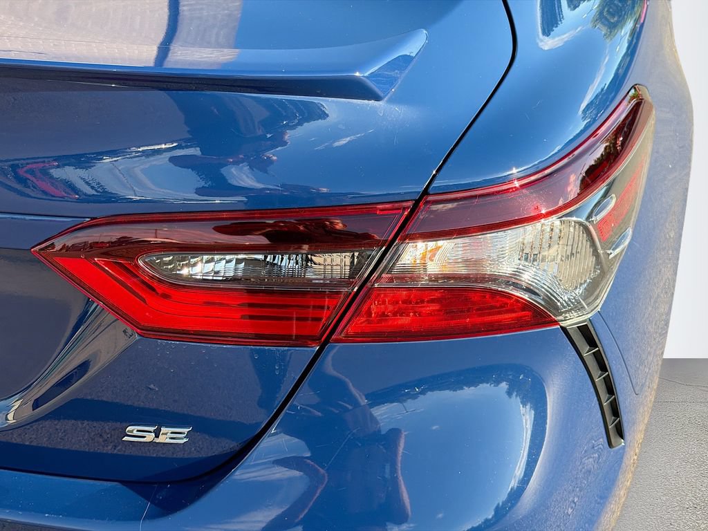 Used 2023 Toyota Camry SE FWD image 11