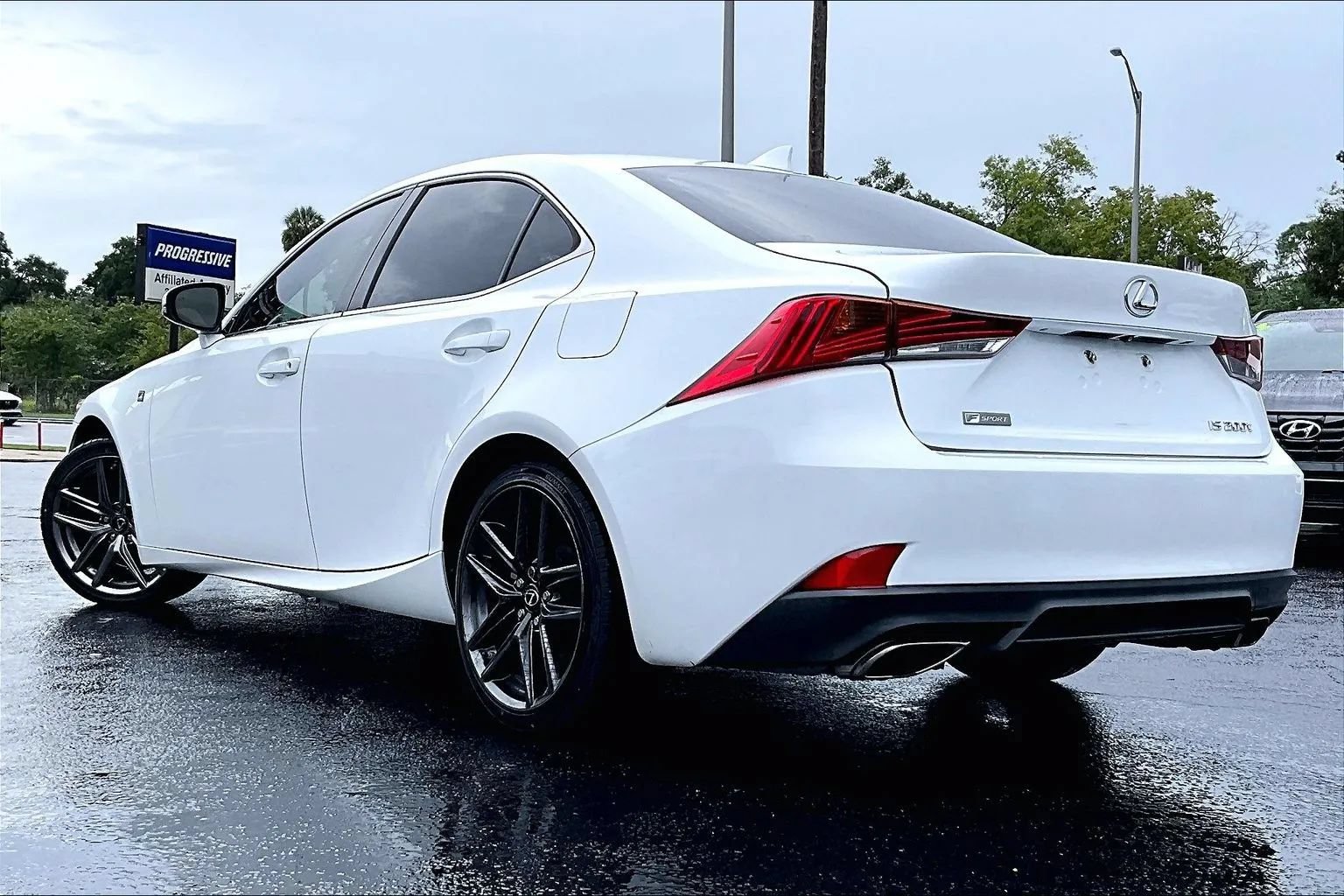 Used 2017 Lexus IS 200t F Sport w/ F Sport Package RWD image 4