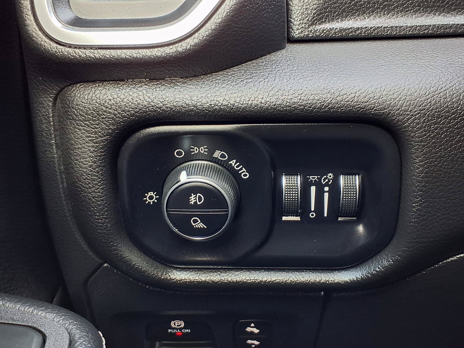 Used 2025 RAM 1500 Laramie w/ Laramie Southwest Edition AWD/4WD image 11