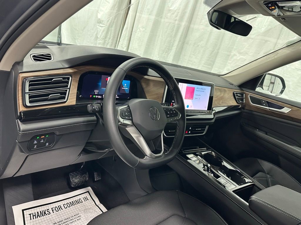 Used 2025 Volkswagen Atlas SE image 15