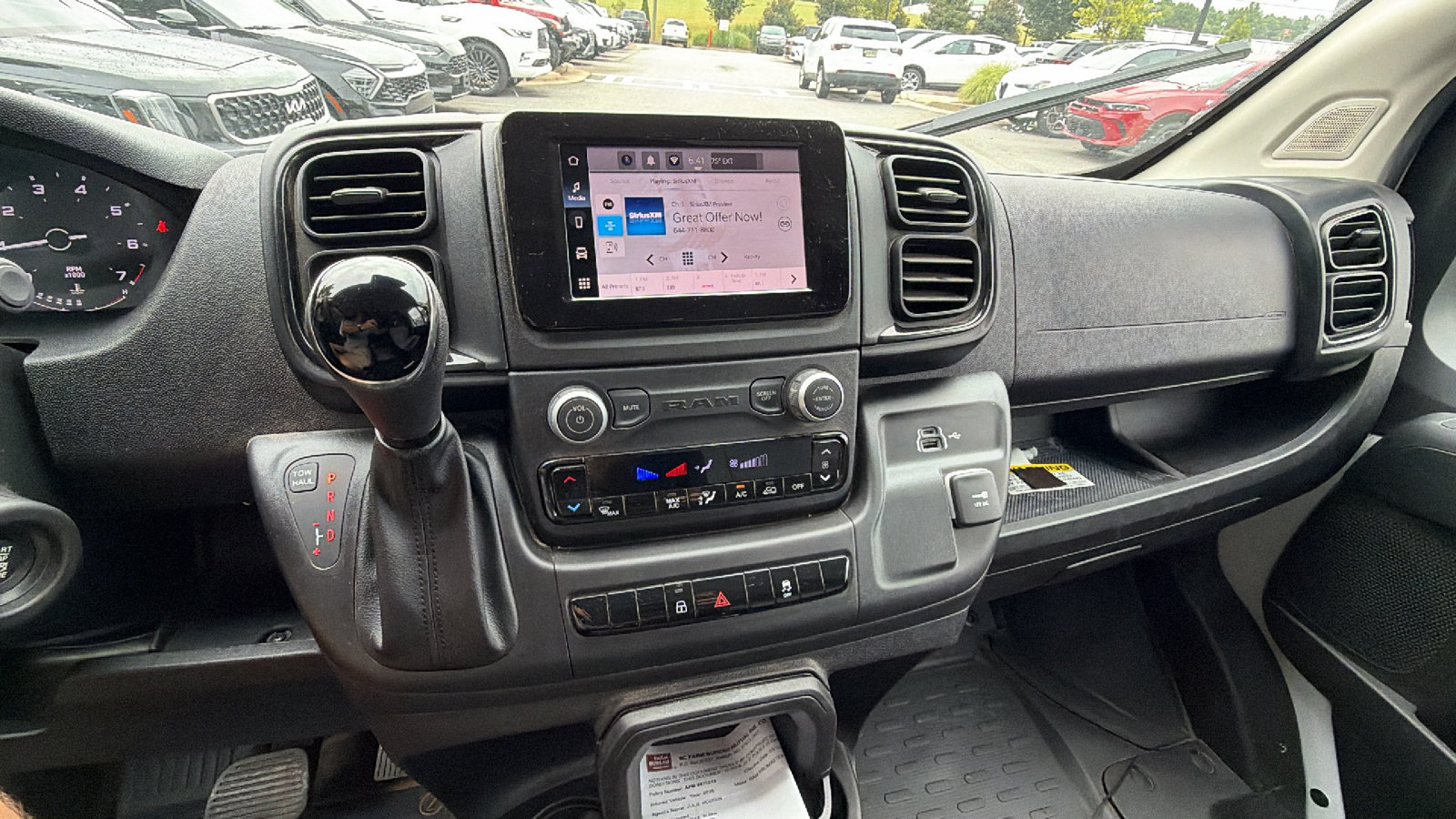 Used 2025 RAM ProMaster 2500 FWD image 21