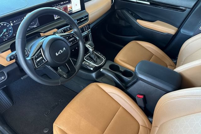 Certified 2025 Kia Seltos EX w/ EX Sunroof Package FWD image 12