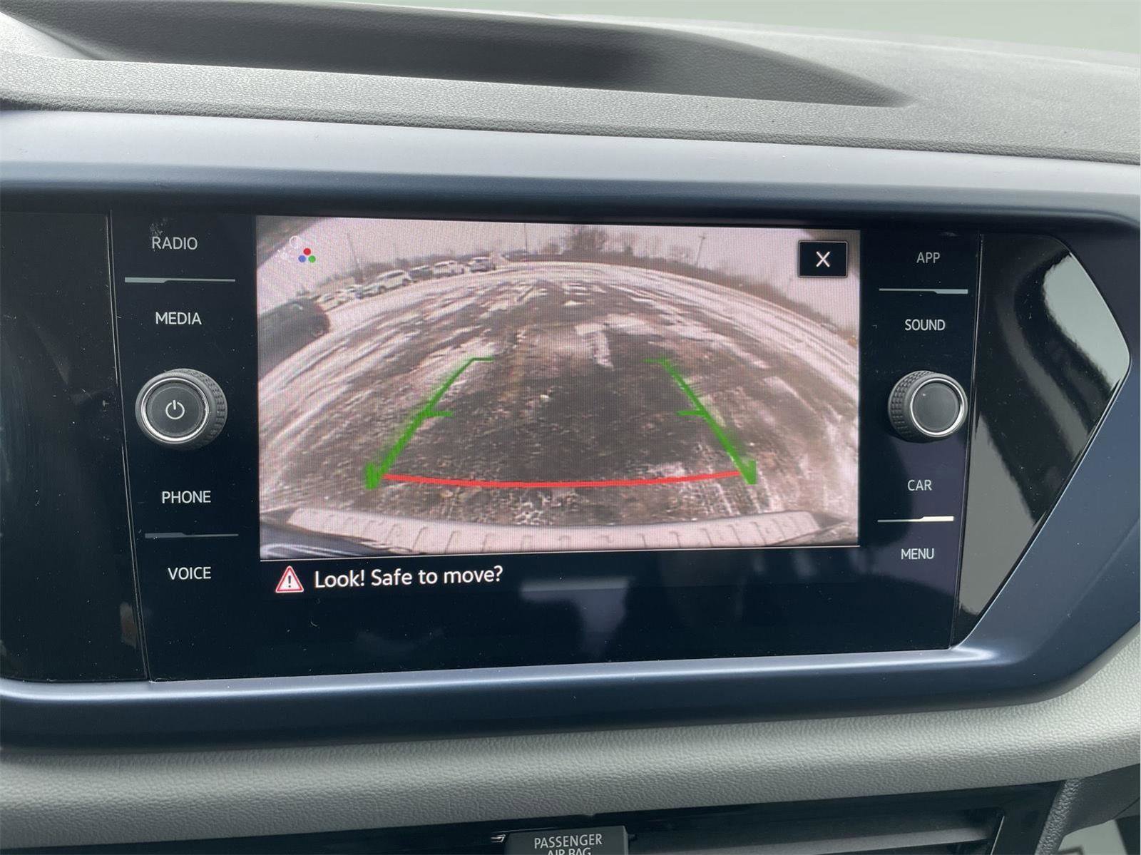 Used 2022 Volkswagen Taos SE w/ Panoramic Sunroof Package image 28