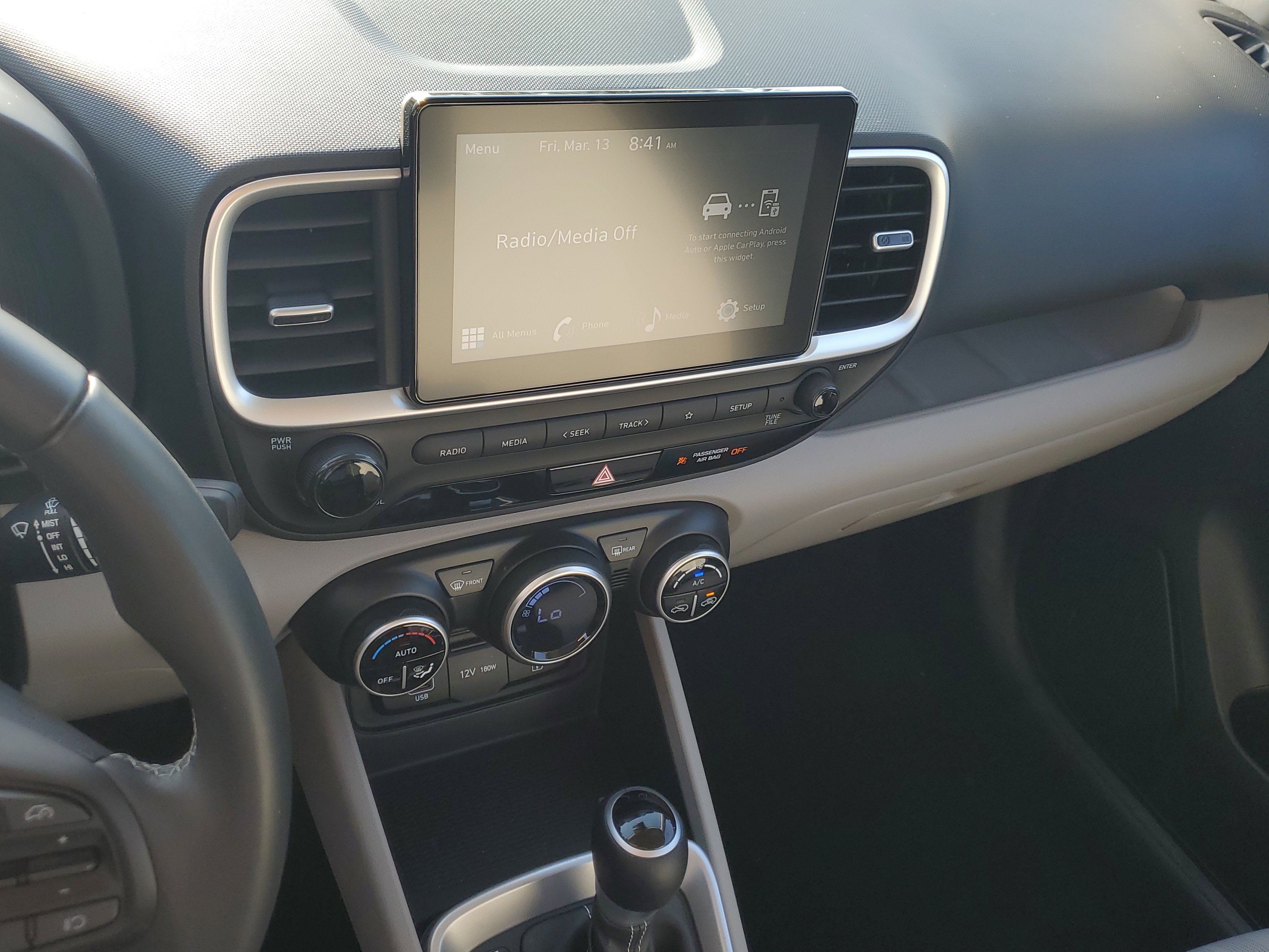 Used 2025 Hyundai Venue SEL FWD image 25