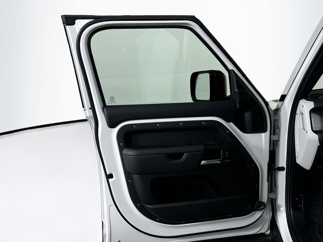 Used 2025 Land Rover Defender 130 S image 11