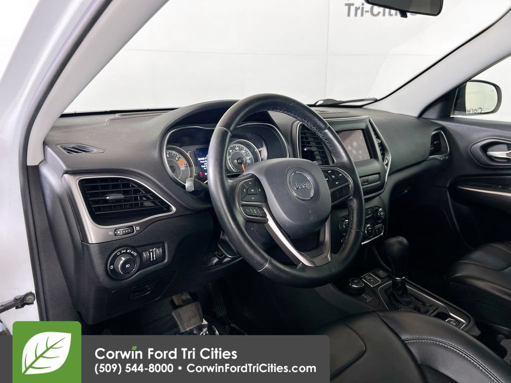 Used 2020 Jeep Cherokee Latitude Plus w/ Cold Weather Group AWD/4WD video 3