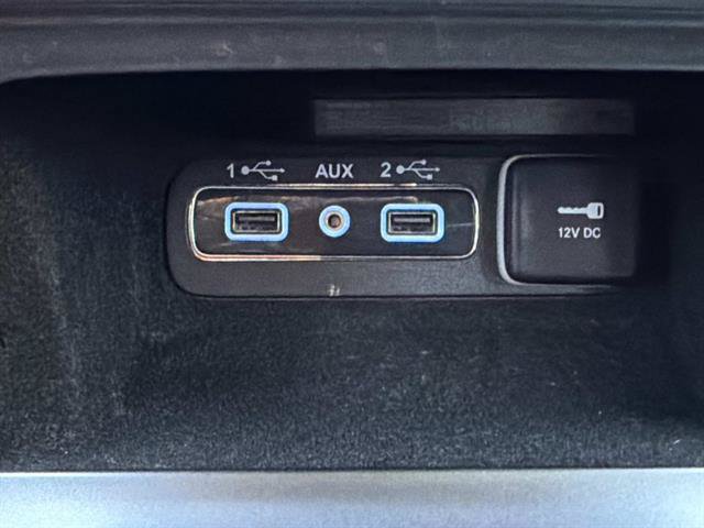 Used 2019 Jeep Grand Cherokee Laredo AWD/4WD image 27