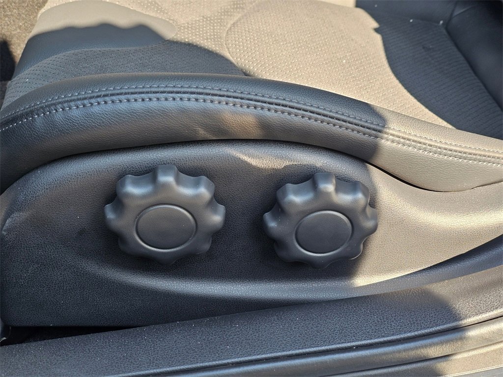 New 2025 Nissan Z Performance w/ Floor Mat Package image 27