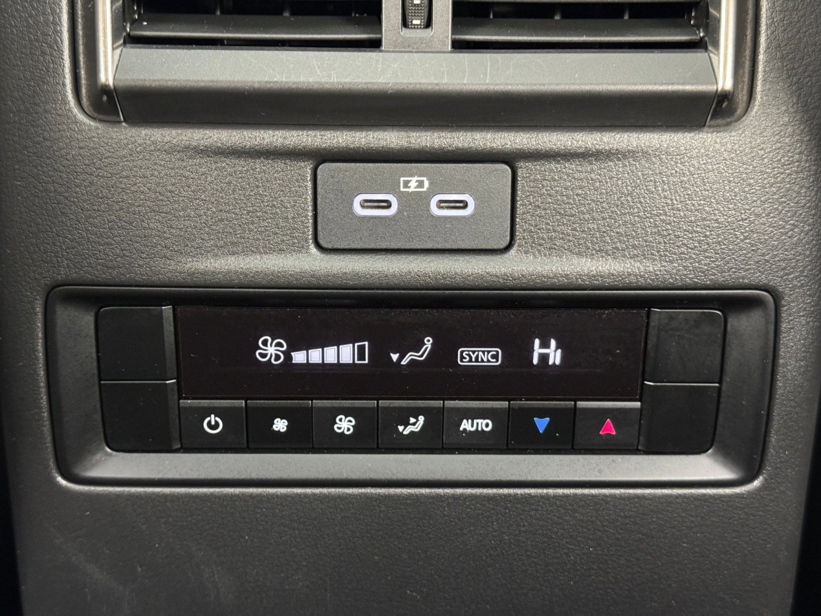 Used 2024 MAZDA CX-90 3.3 Turbo w/ Preferred Package image 31