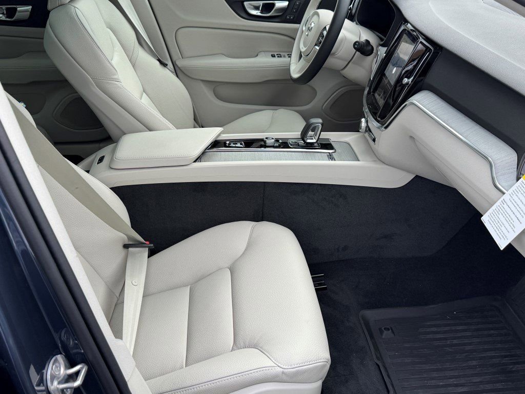 New 2026 Volvo V60 B5 Cross Country Plus w/ Protection Package Premier image 10