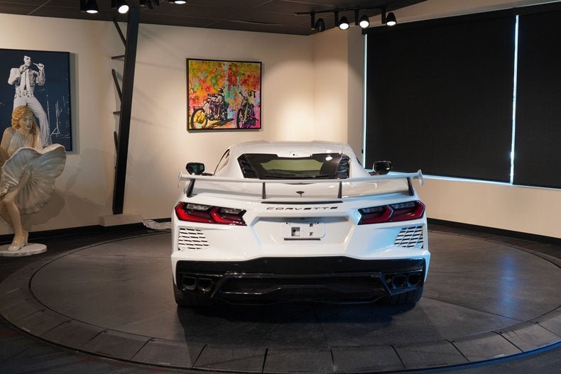 Used 2023 Chevrolet Corvette Stingray Premium Cpe w/ Z51 Performance Package RWD image 9