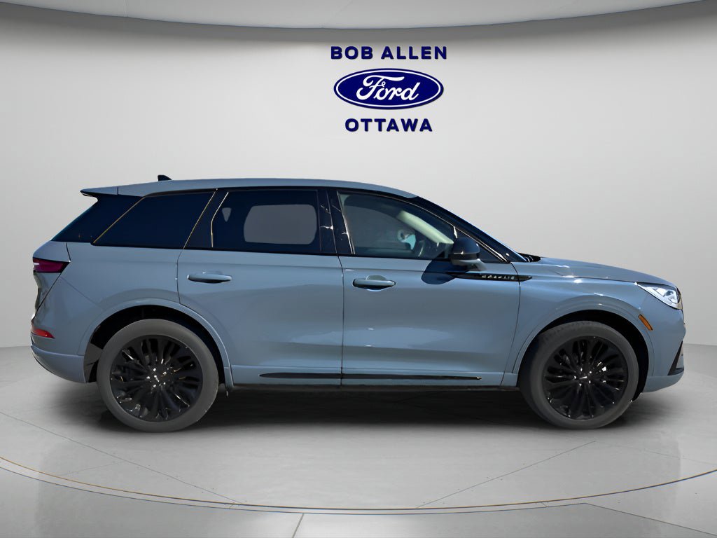 Used 2025 Lincoln Corsair Reserve w/ Jet Appearance Package image 9