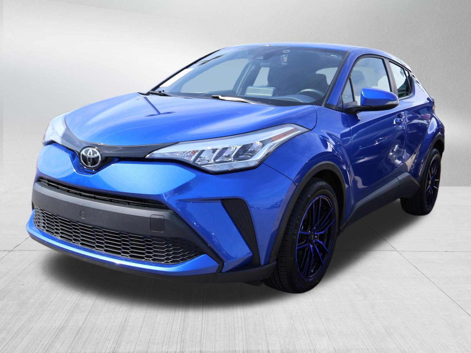 Used 2021 Toyota C-HR XLE image 3