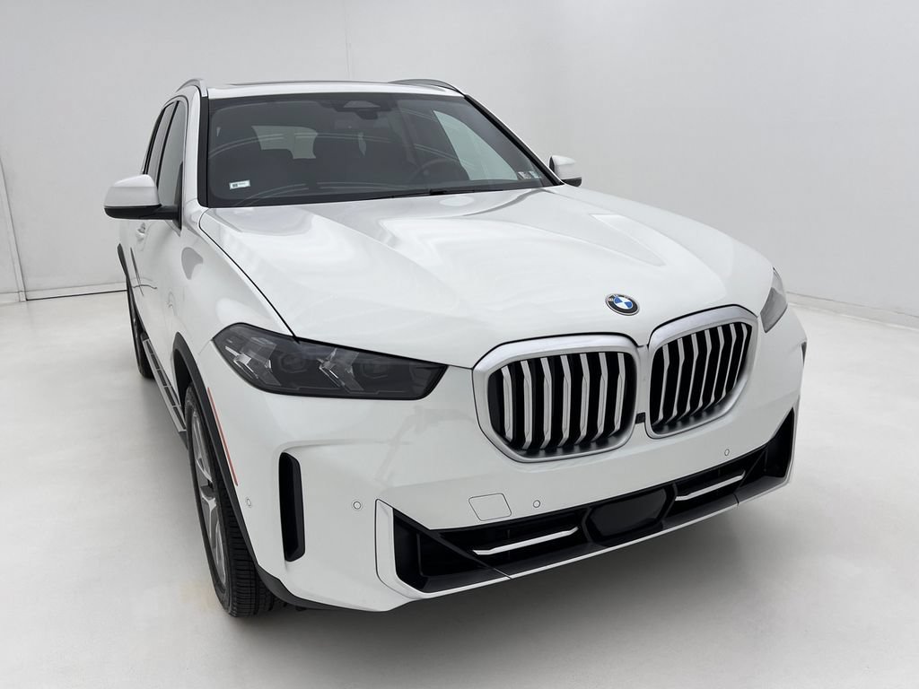 Used 2024 BMW X5 xDrive40i AWD/4WD image 3