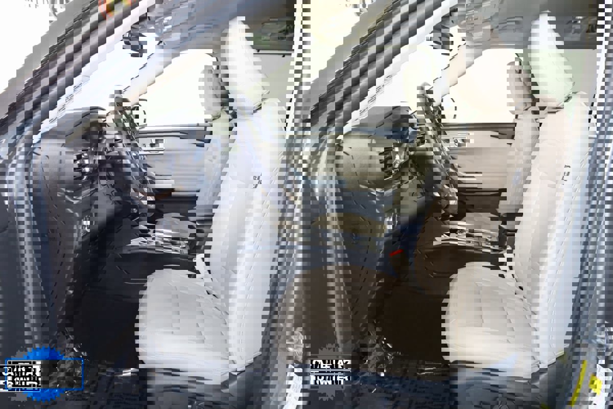 Used 2022 Ford Explorer Limited w/ Hybrid Equipment Group 310A image 11