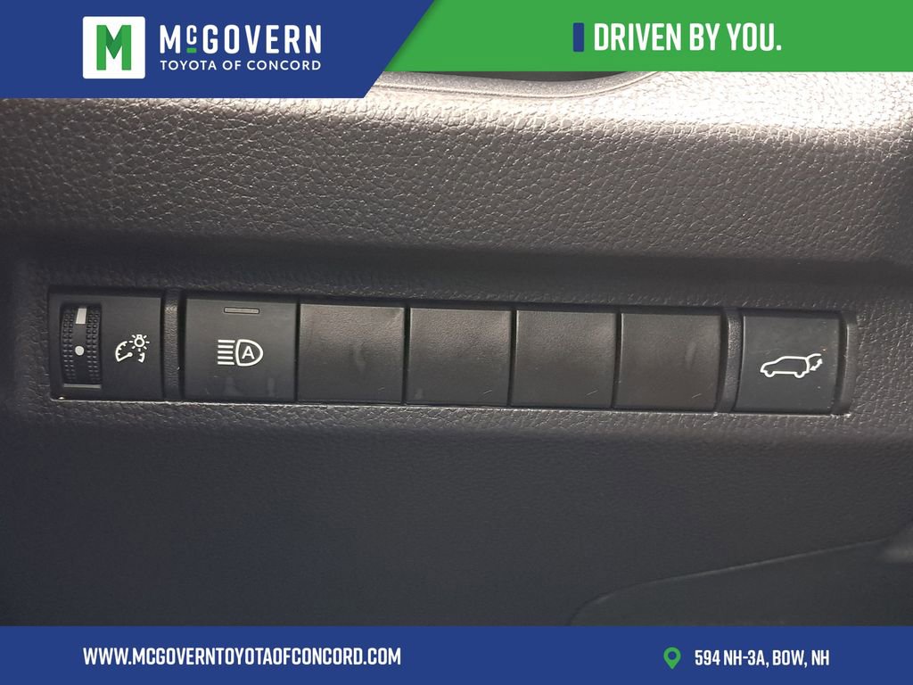 Used 2025 Toyota RAV4 XLE Premium image 26