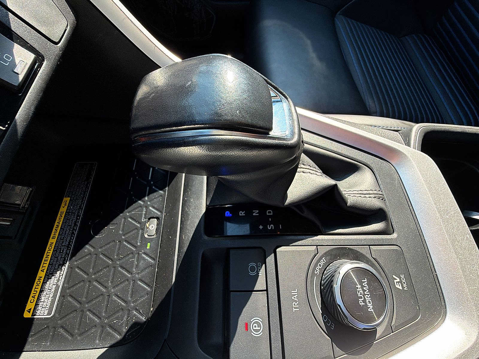 Used 2020 Toyota RAV4 XSE AWD/4WD image 25
