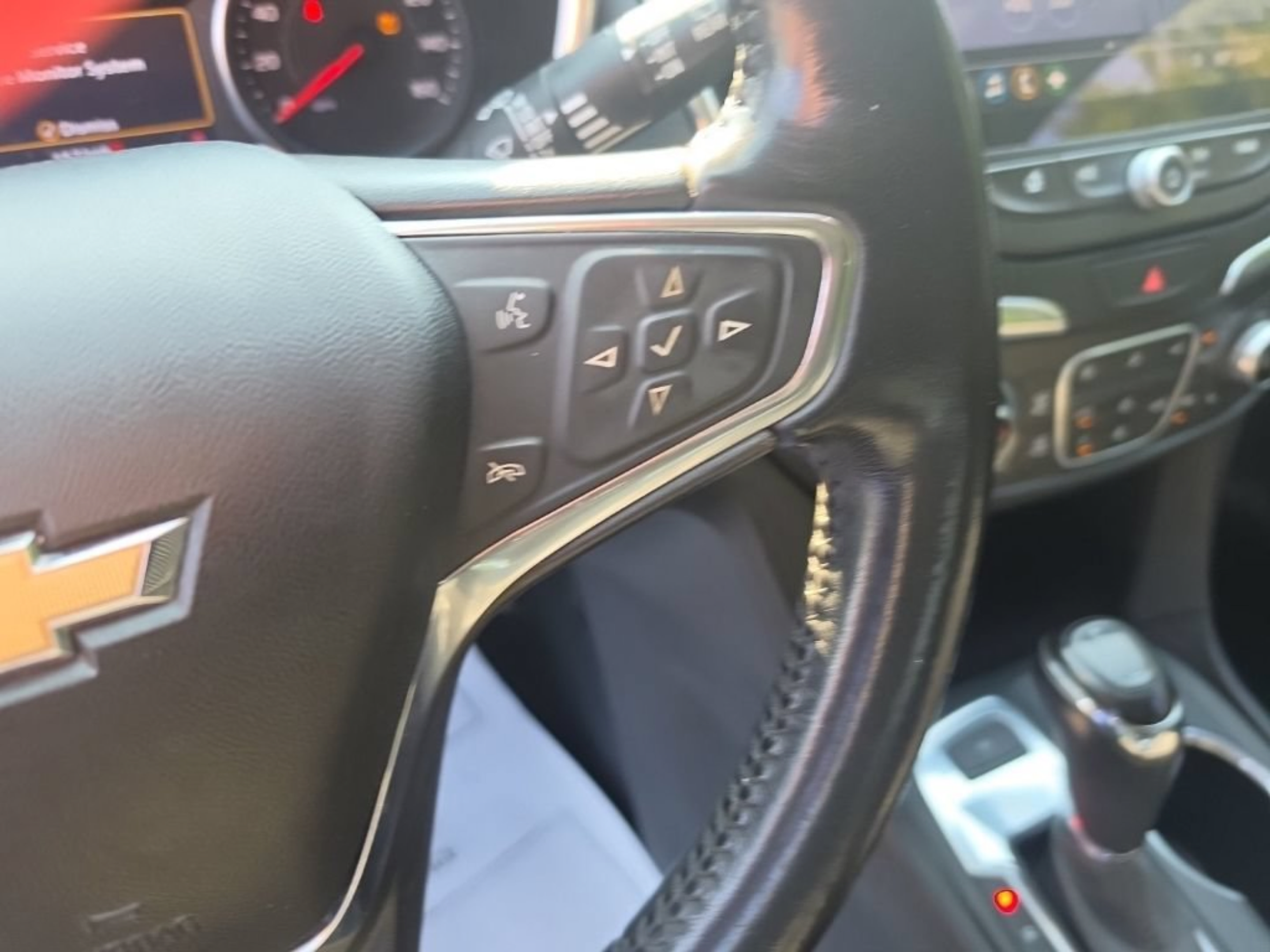 Used 2019 Chevrolet Equinox Premier FWD image 16