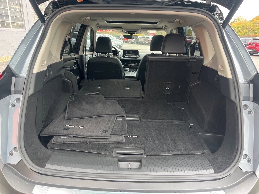 Used 2023 Nissan Rogue Platinum w/ Platinum Premium Package image 10